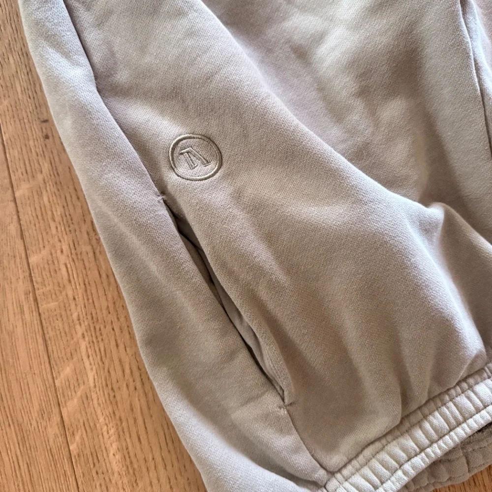 Vuori Sedona Matching Set Pullover  Joggers Size S And XS - Picture 4 of 11